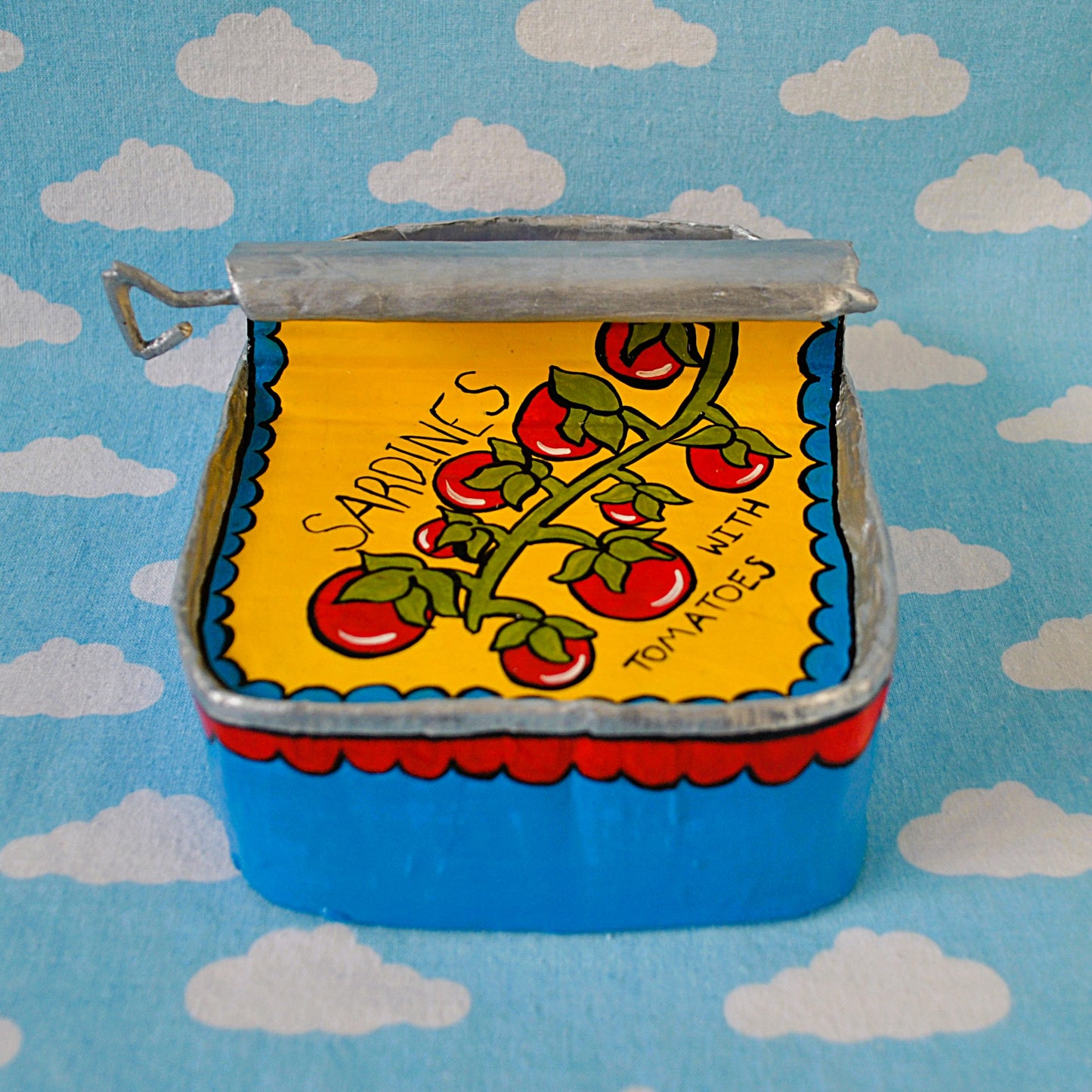 Sardines tin with Vine tomatoes