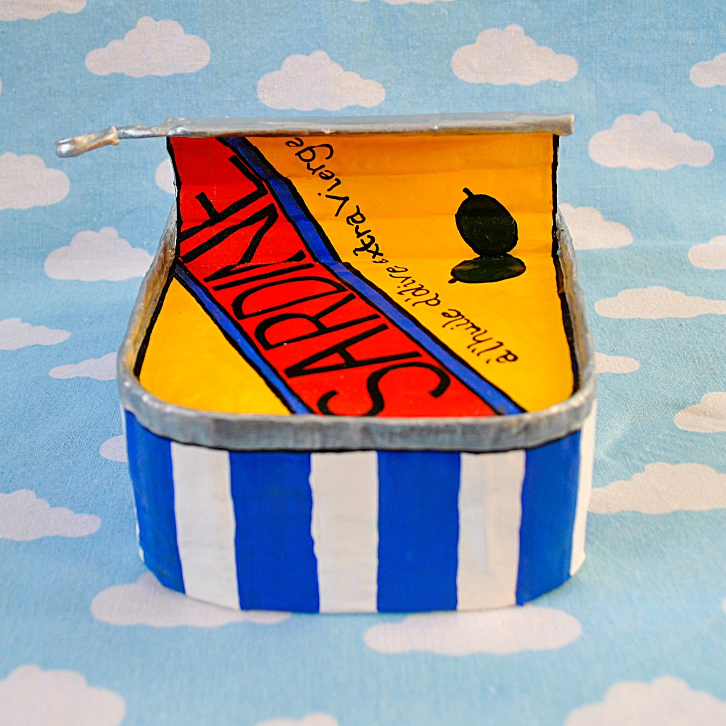 Sardines Tin Red and yellow Olives