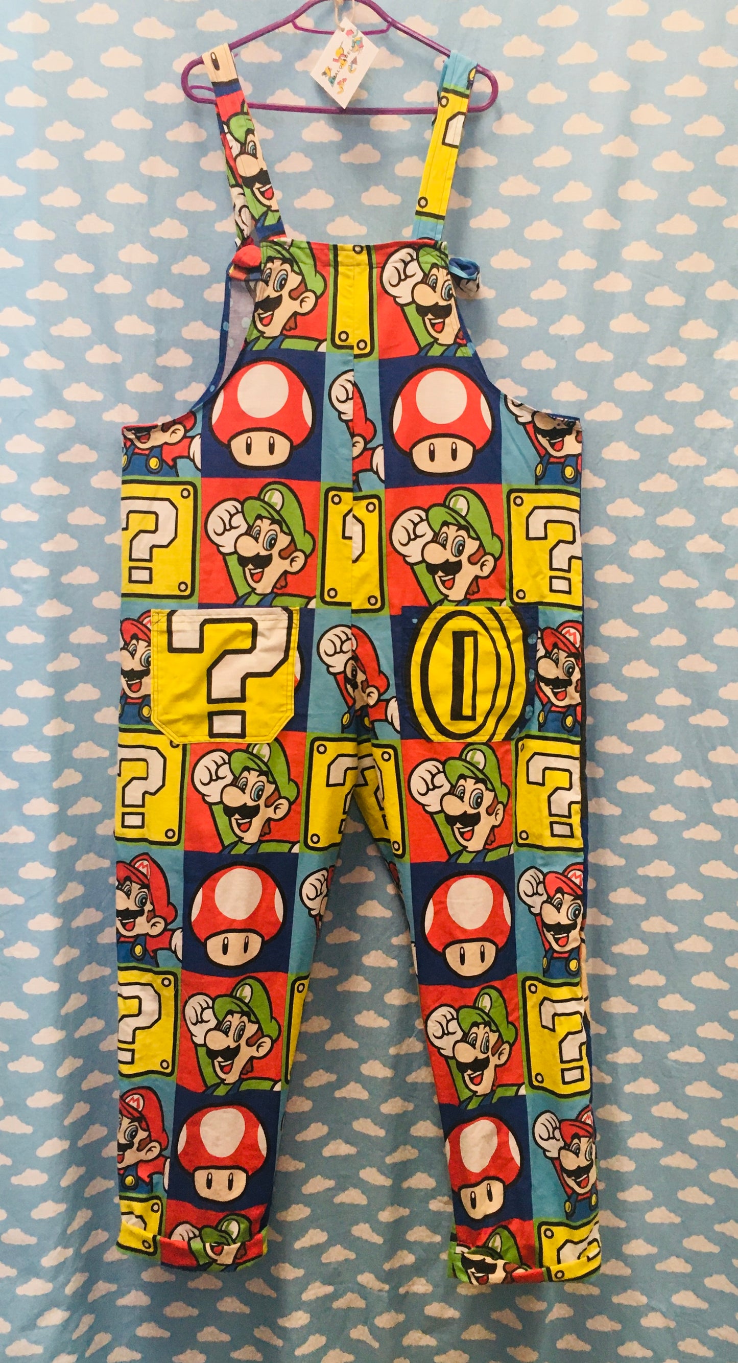 Super Mario Ready to Ship size L