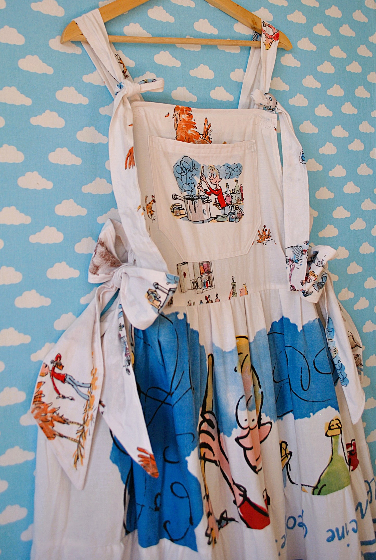 Georges Marvellous Medicine dress Ready to ship size 12-16