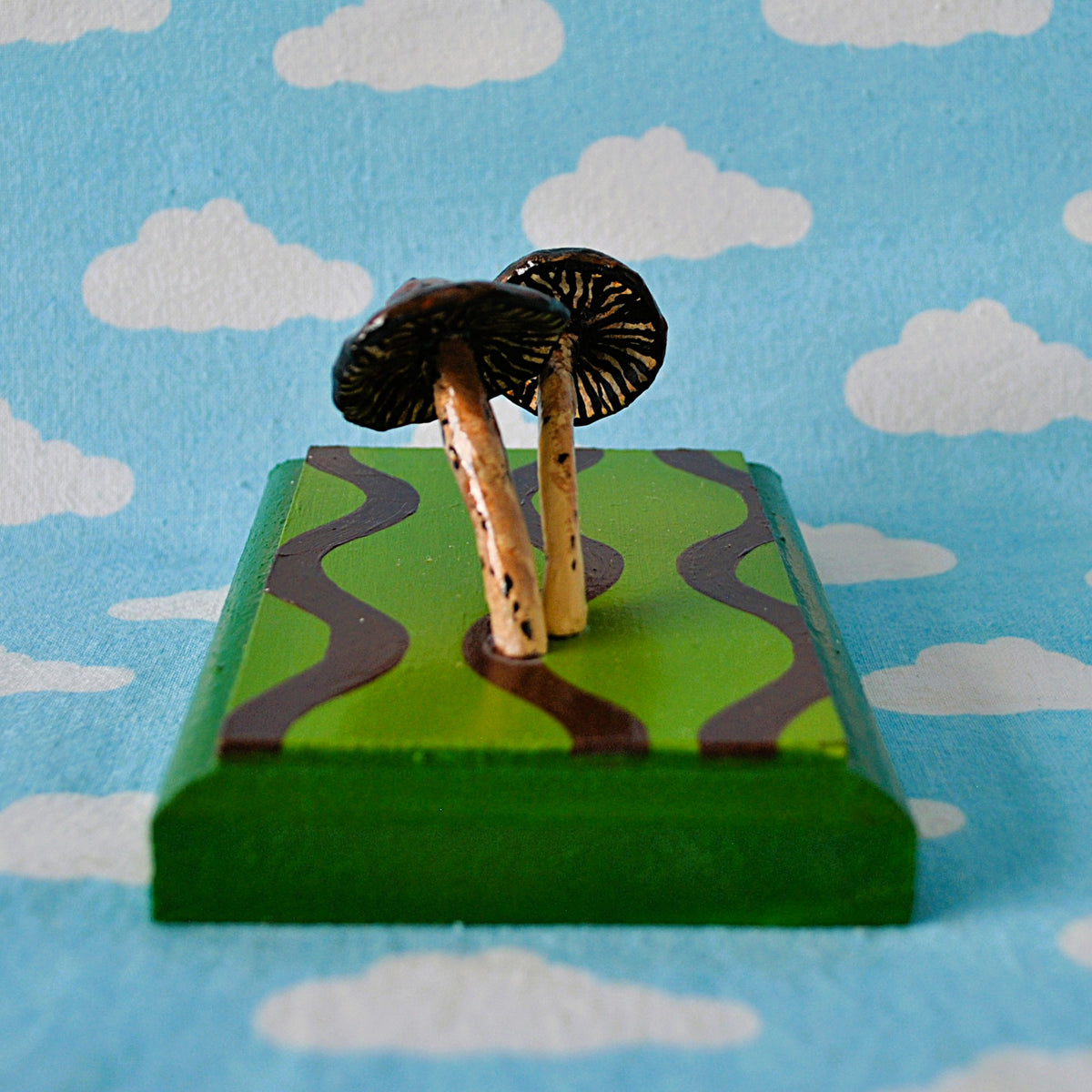 Double Brown Mushroom
