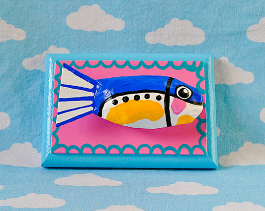 Sardine on Pink Frills